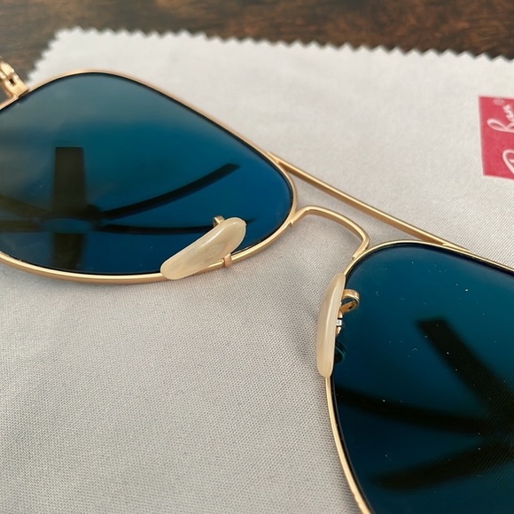 Women's Ray-Ban Aviator Polarized Sunglasses With Case - Picture 6 of 16